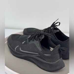 Nike Run Shield Storm-Tread Black Running Shoes Men’s Size 9 Waterproof Trail